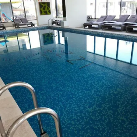 Seaview & Piscina Interioara Sauna Wet Gym *